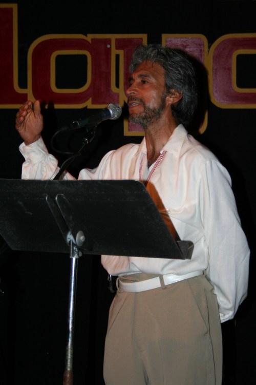 javier-gonzalez-comprometido-con-las-tradiciones-indigenas1