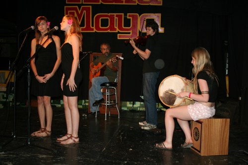 Juan Antonio de los Angeles a cargo de jovenes talentos, de Khabelle Studio, alumnos de el maestro Oliver Rajamani