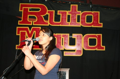 Tere carmona, destacada interprete de poesía.